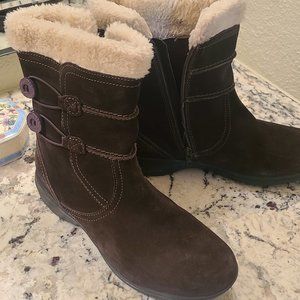 Clarks Brown Suede Boots size 10
